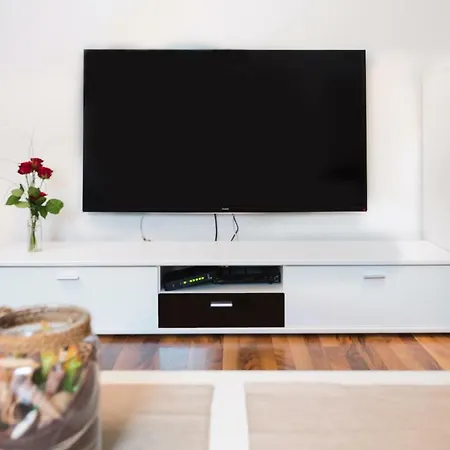 Apartment Boomerang *